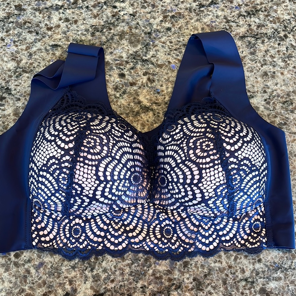 ExSecret - Ultimate Lift Full-Figure Seamless Lace Cut-Out Bra
